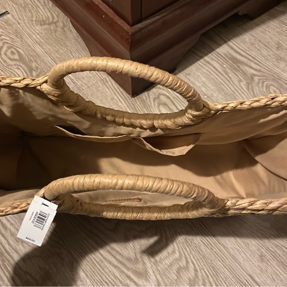 Express Ring Strap Woven Tote Bag - Picture 2 of 4